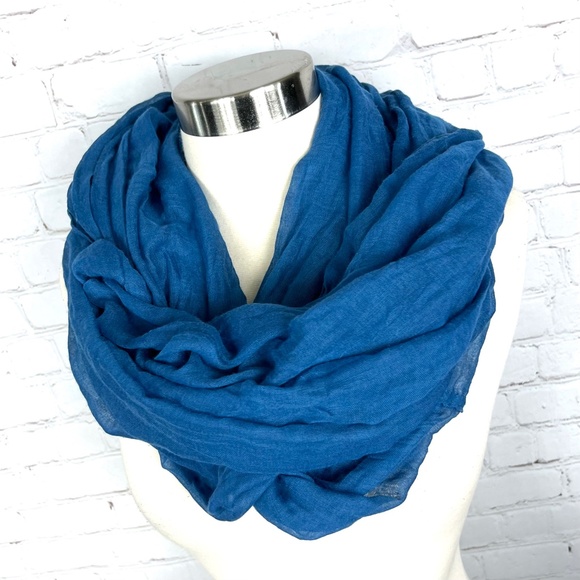 |•Teal Blue Infinity Scarf•| - Picture 3 of 8